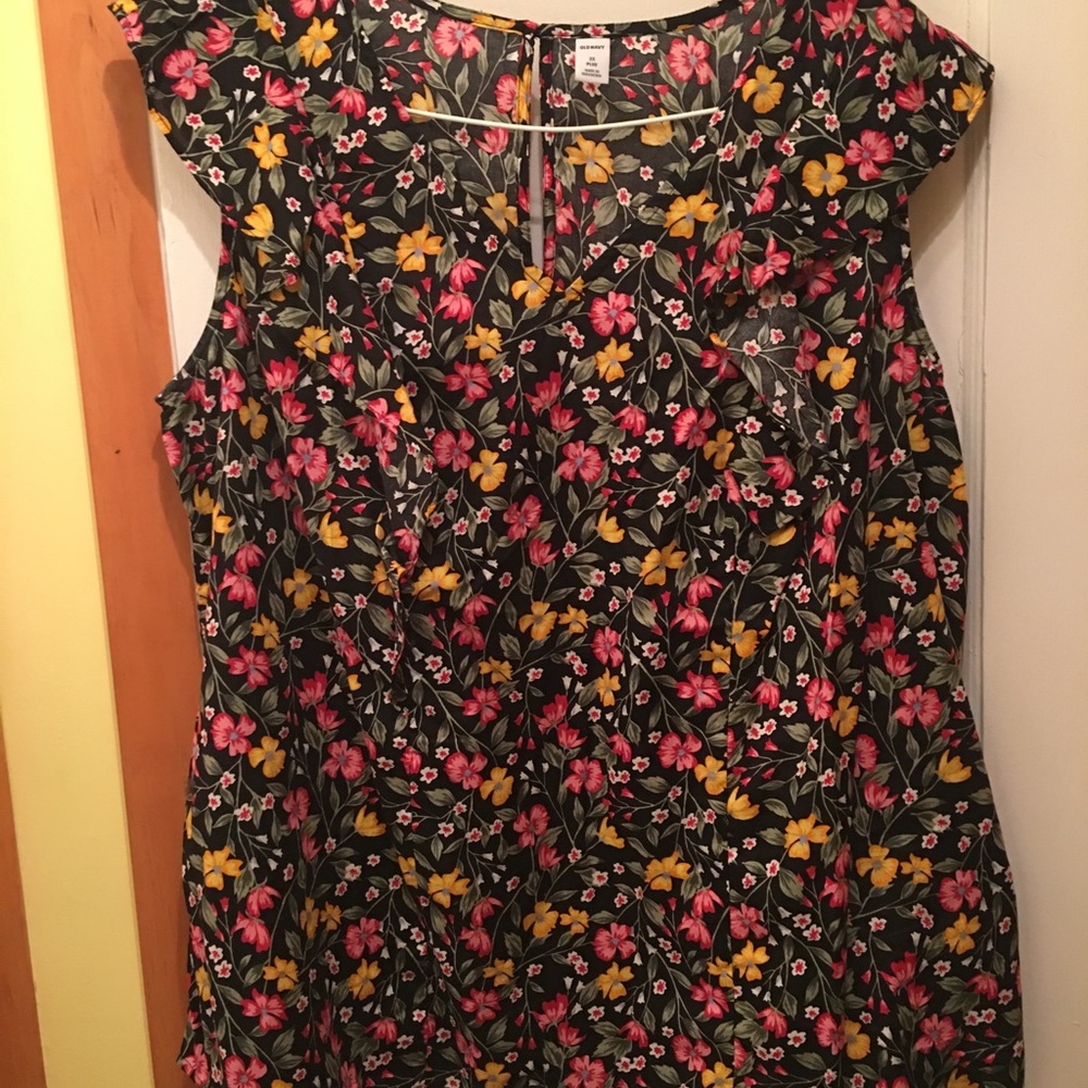 Never worn old navy top
